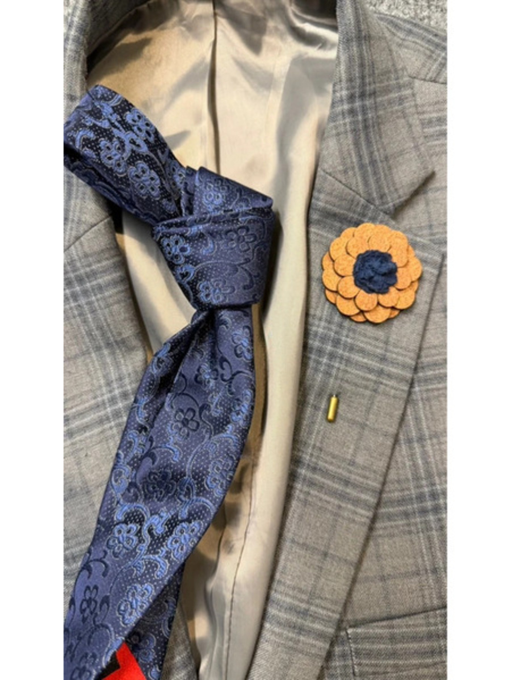 Van Heusen Plaid Sport Coat Blazer + Oscar de la Renta Tie Bundle